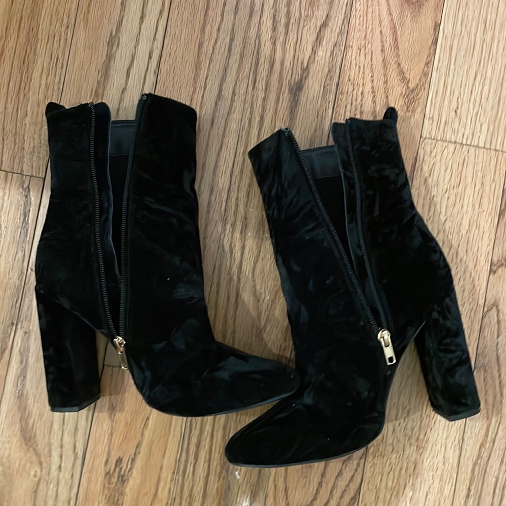 LaceE ShoeDazzle Bootie
